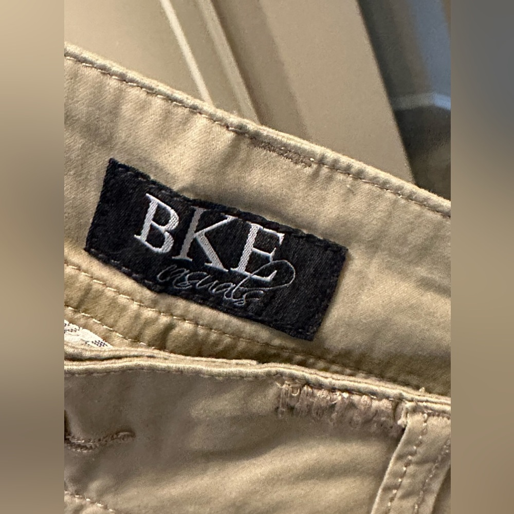 BKE bootcut kakis. - Picture 4 of 6